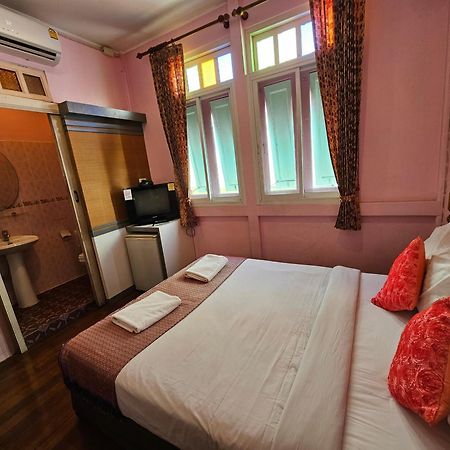 Samsen Sam Place Bangkok Exterior foto