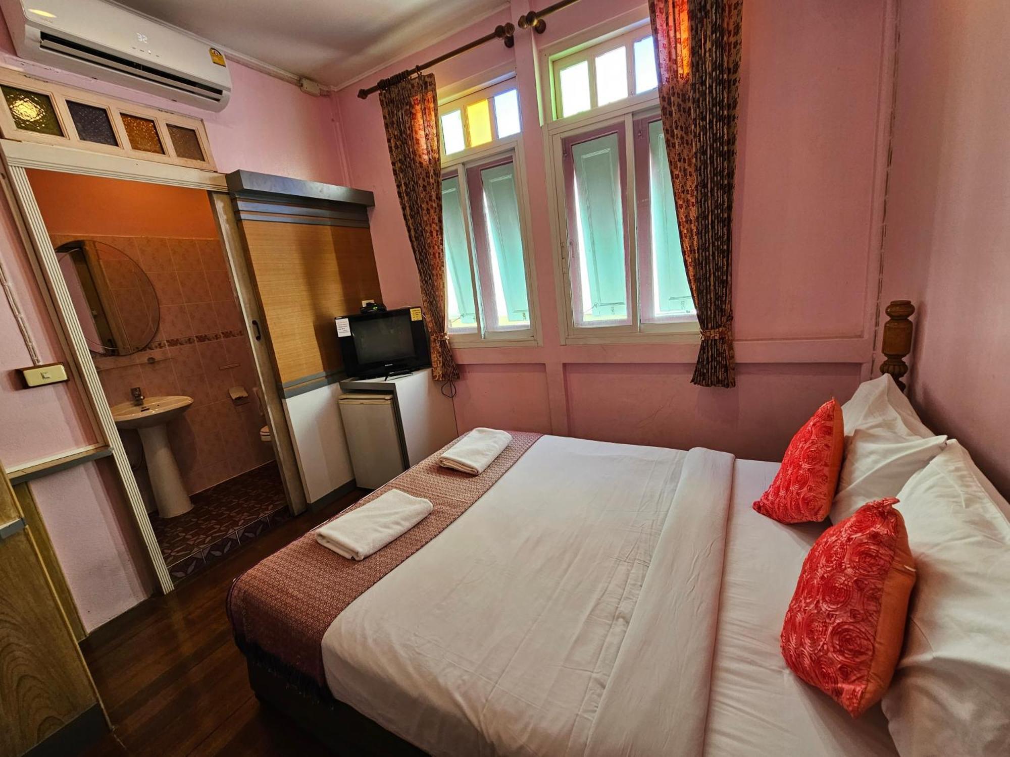 Samsen Sam Place Bangkok Exterior foto