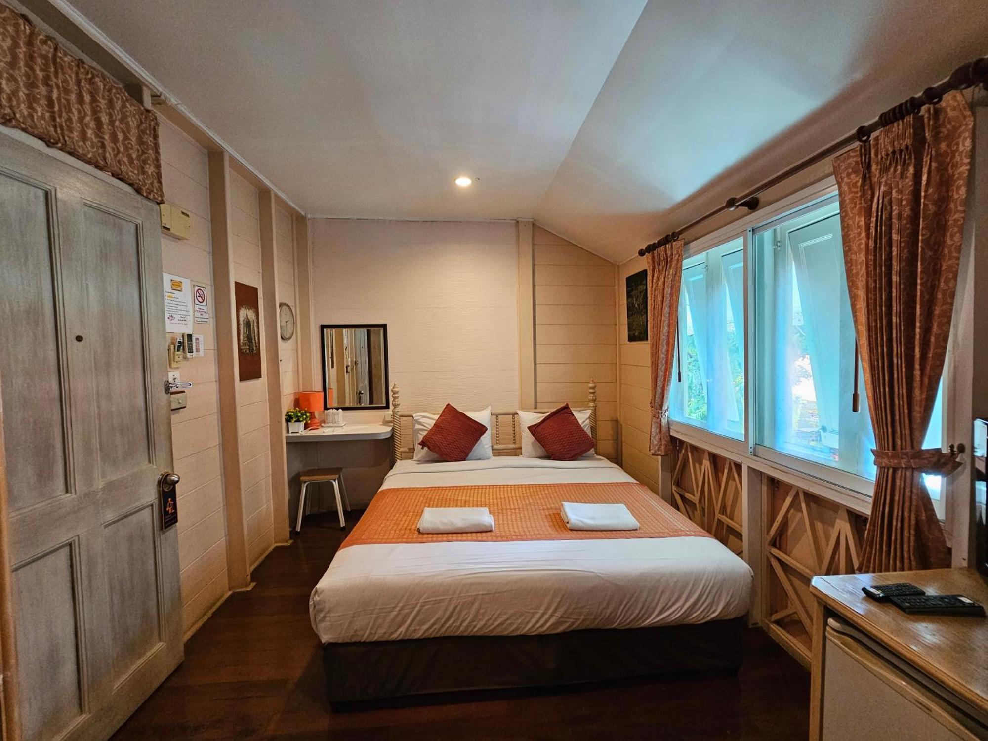 Samsen Sam Place Bangkok Exterior foto