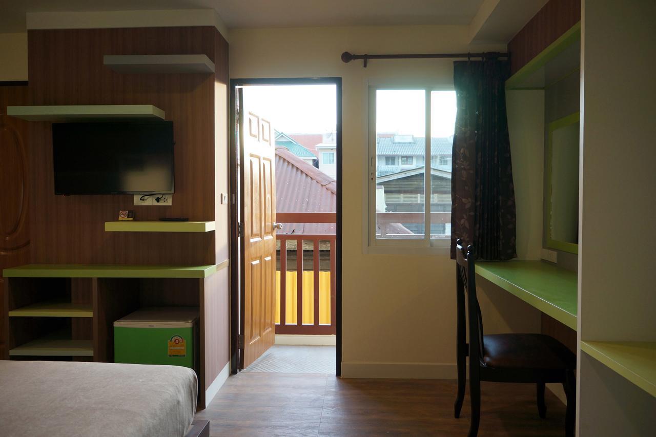 Samsen Sam Place Bangkok Exterior foto
