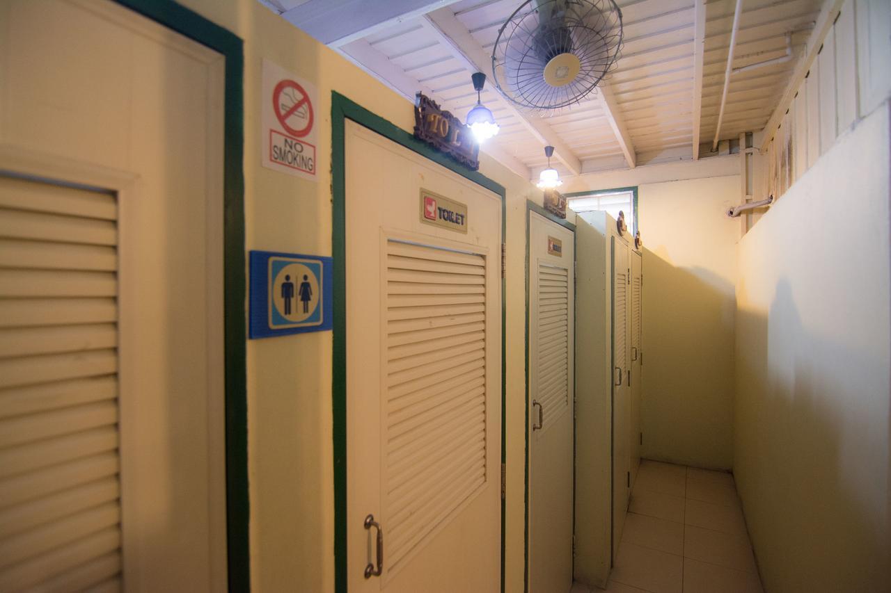 Samsen Sam Place Bangkok Exterior foto