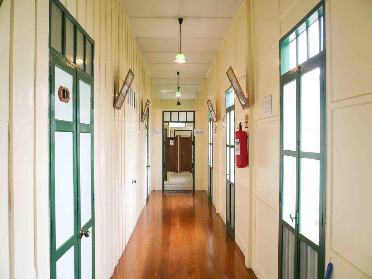 Samsen Sam Place Bangkok Exterior foto