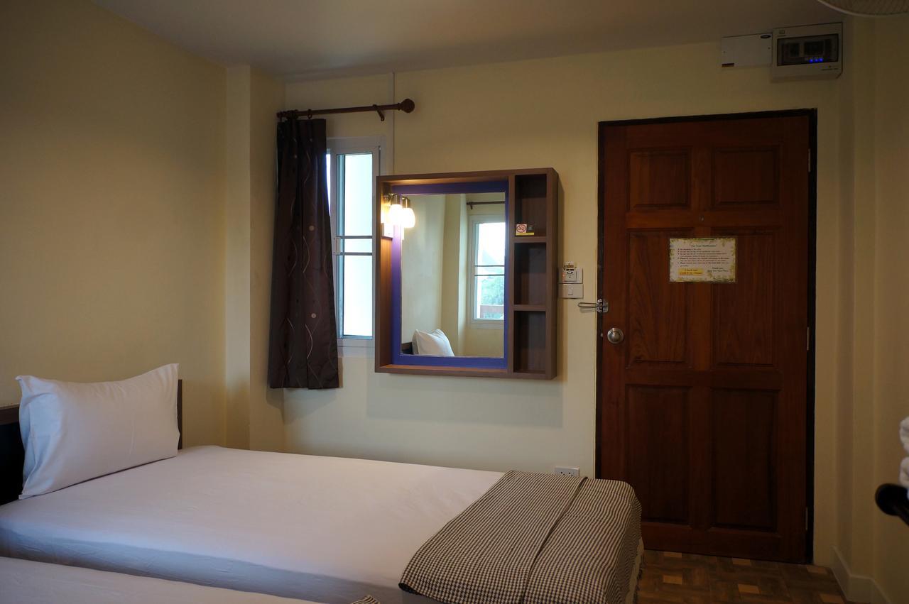 Samsen Sam Place Bangkok Exterior foto