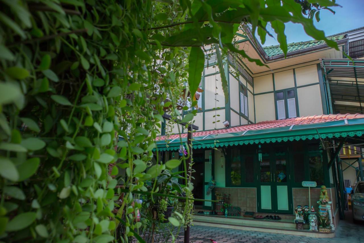 Samsen Sam Place Bangkok Exterior foto