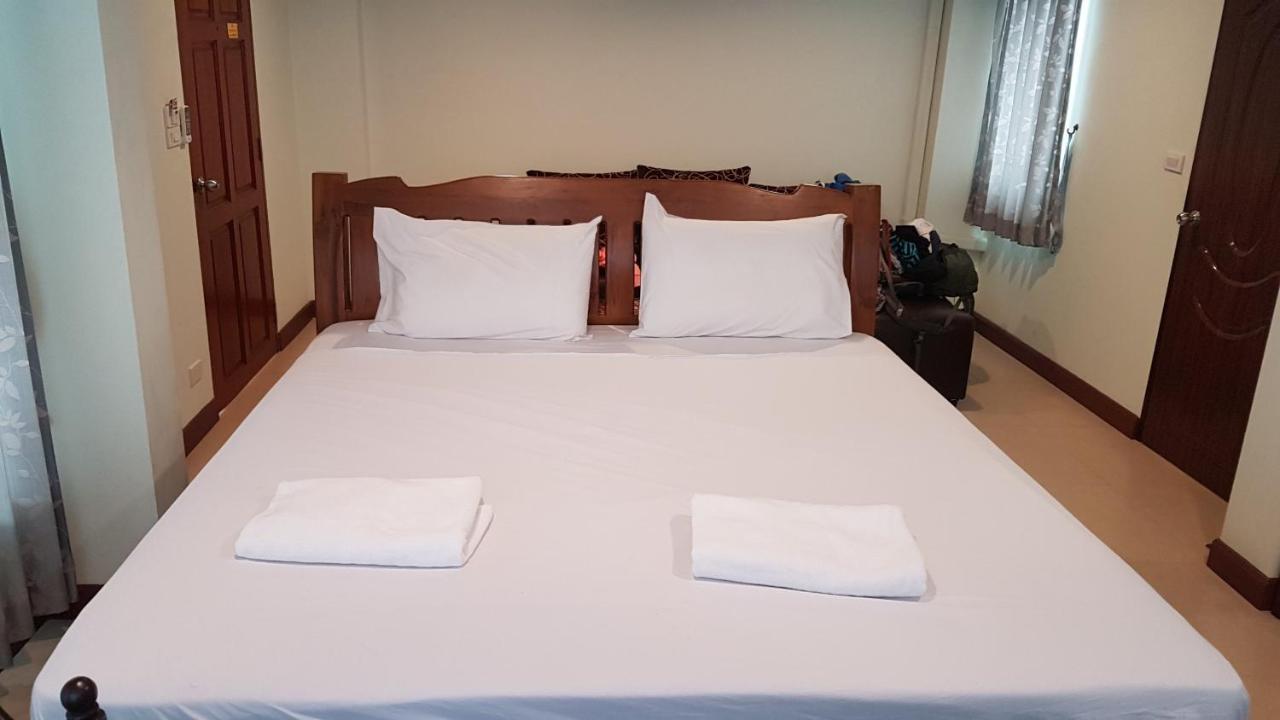 Samsen Sam Place Bangkok Exterior foto